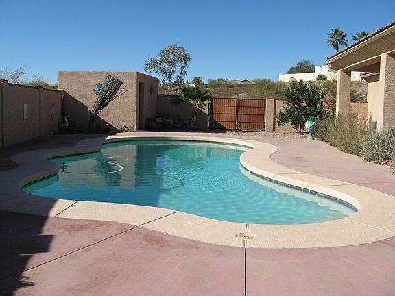 New Pool has a walled yard