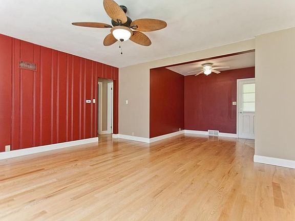 5th image of 3840 Lennox Ave NE