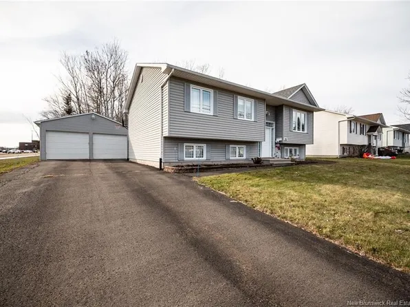 86 Shannon Dr, Moncton, NB E1G 4X6