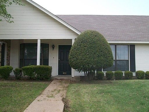2nd image of 806 Biloxi Dr