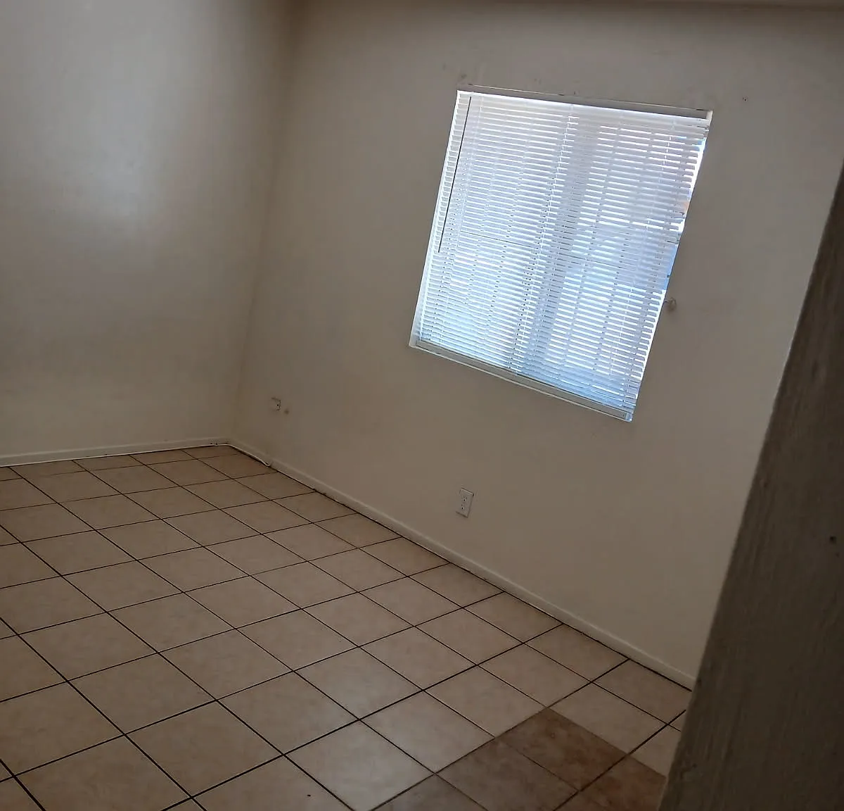 2 bed, 750 sqft, $975 — Photo 3