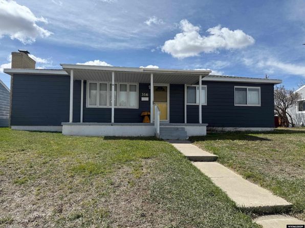 316 E Hugus St, Rawlins, WY 82301