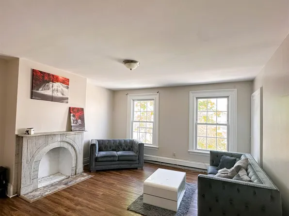 186 Summit Avenue image 2 of 23