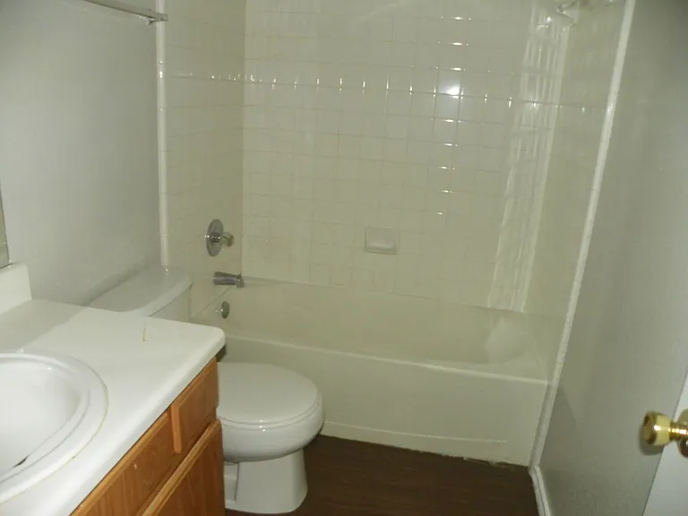 2221 Creekside Ln — Photo 11