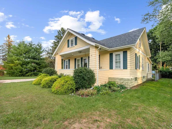 37261 Ellis St, New Boston, MI 48164