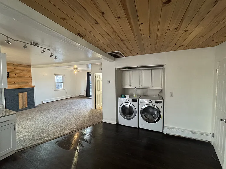 4373 Moore St — Photo 10
