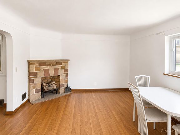 4th image of 4107 W 8th St