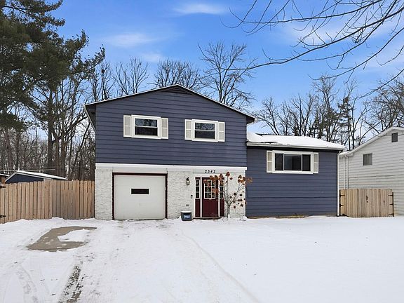 2nd image of 2542 Deerwood Dr