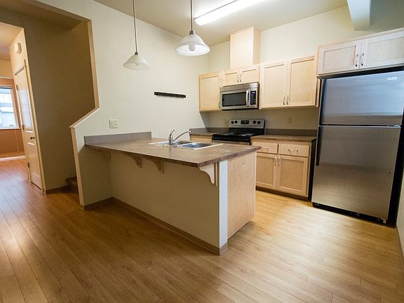 2nd image of 648 E 17th Ave APT 6