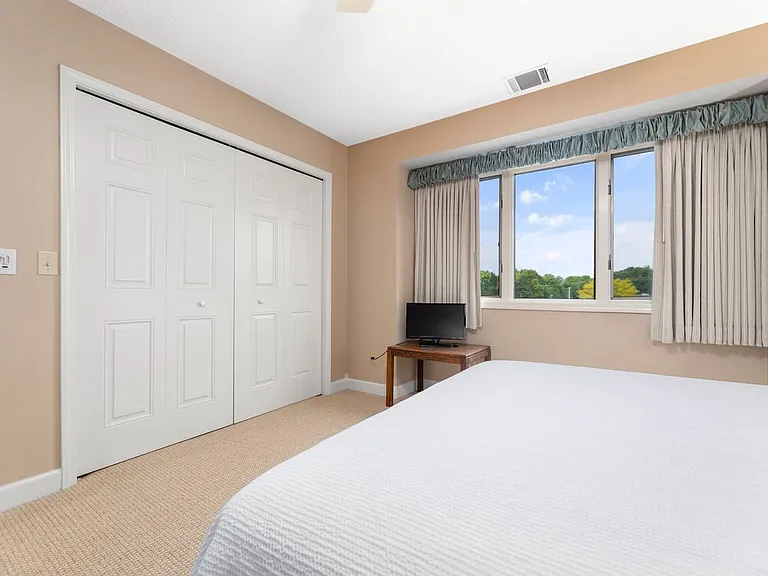 5559 Golfview Ct #44 — Photo 12