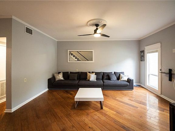 4th image of 3007 Jefferson Ave