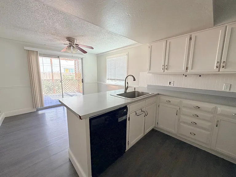 1862 Espee Ct — Photo 10