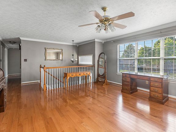 3rd image of 408 Southbrook Dr