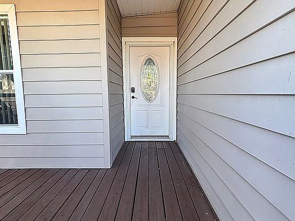 3rd image of 162 Blue Beard Dr