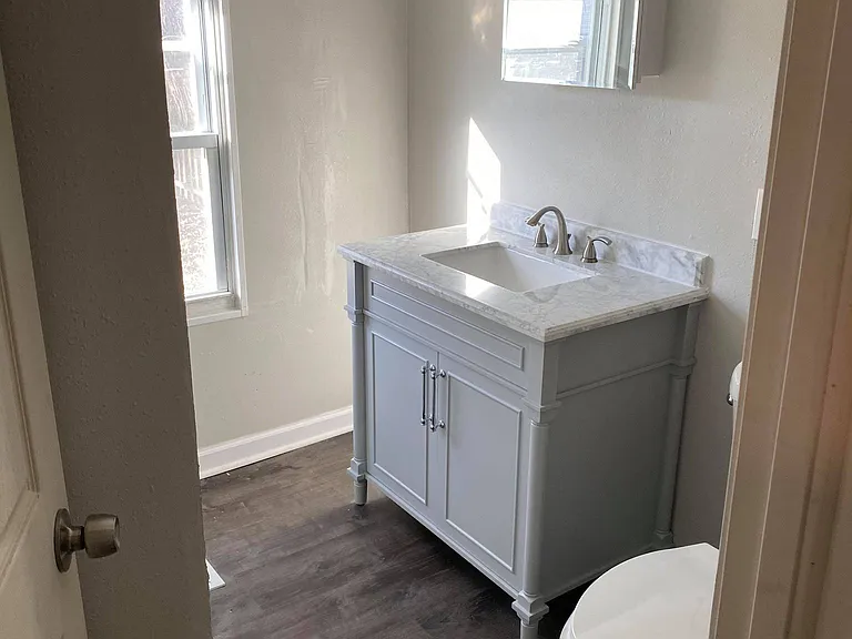 217 S 10th St — Photo 10