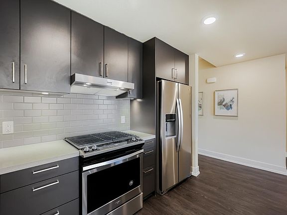 4th image of 1048 Monroe St #217