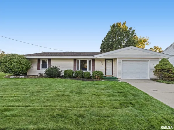 1 Pioneer Ct, Pekin, IL 61554