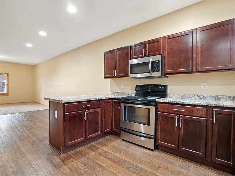 Westgate Residence Townhomes — Photo 33