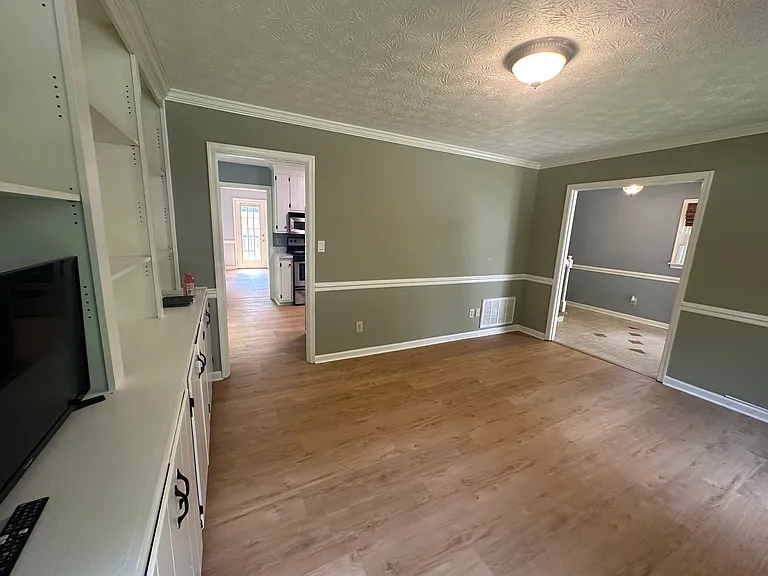 205 Fischer Dr — Photo 12