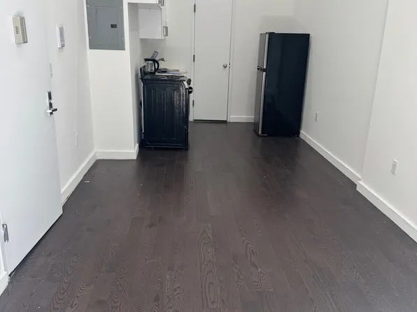100 Charlton Street image 2 of 3