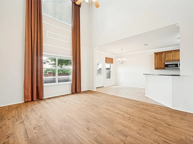 8533 Brunswick Dr — Photo 3