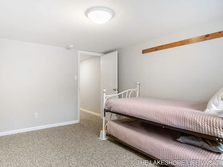 429 S Lakeshore Dr — Photo 9