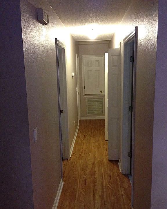 1st image of 1459 Valley Green Dr