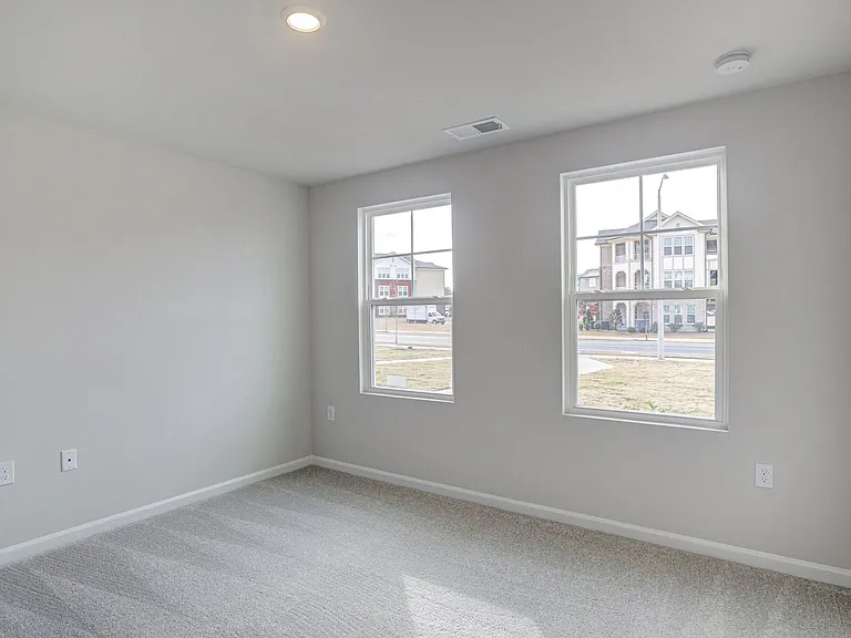 2437 Kasota Ln — Photo 9