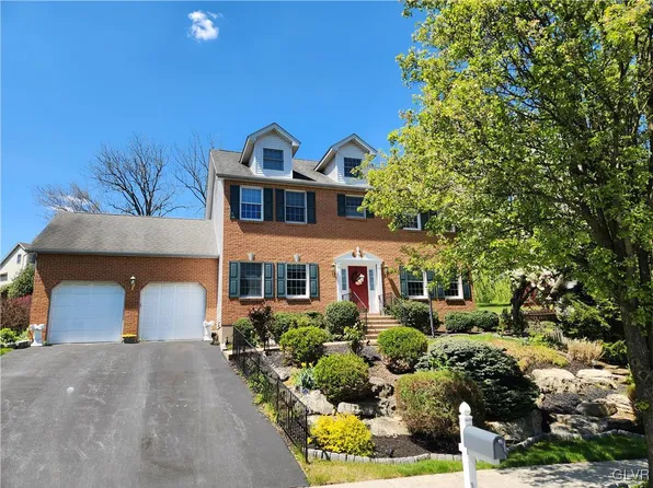 10 Midland Dr, Easton, PA 18045