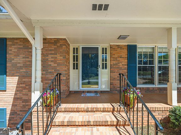 3rd image of 3801 Winkfield Pl