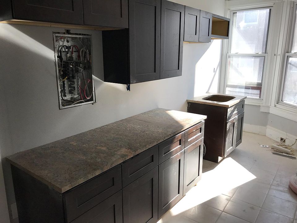 1st image of 1501 W Erie Ave #1