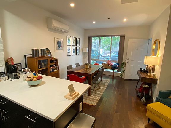 5th image of 241A Madison St #1