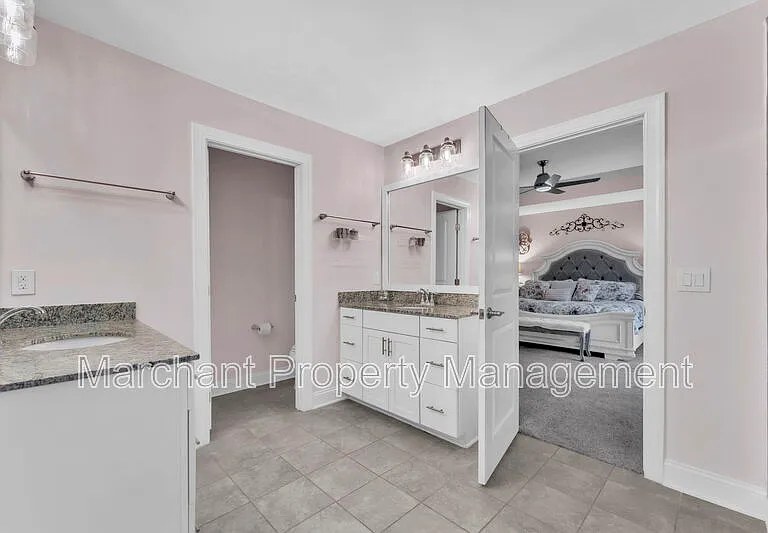 4 Woodland Chase Ct — Photo 27