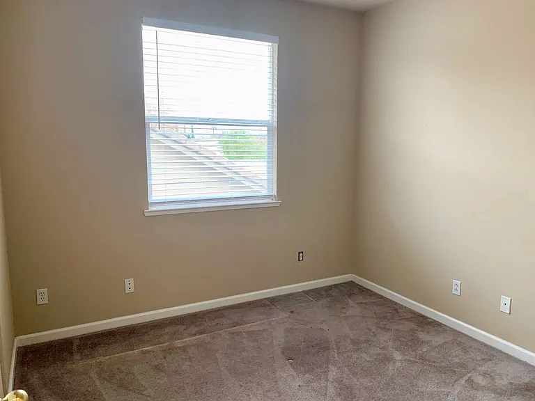 3237 Hudson Dr — Photo 18
