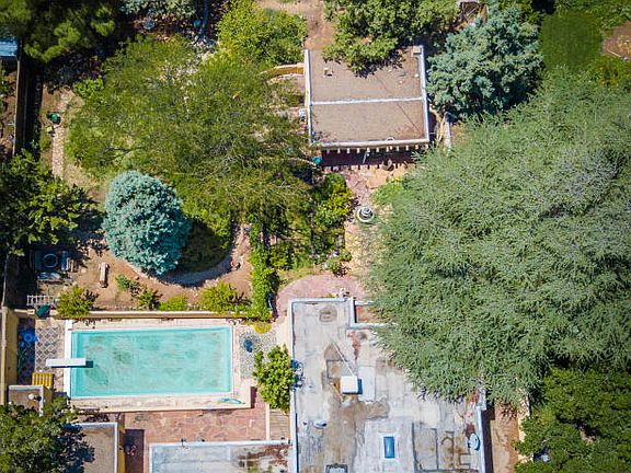 2nd image of 417 Carlisle Blvd SE