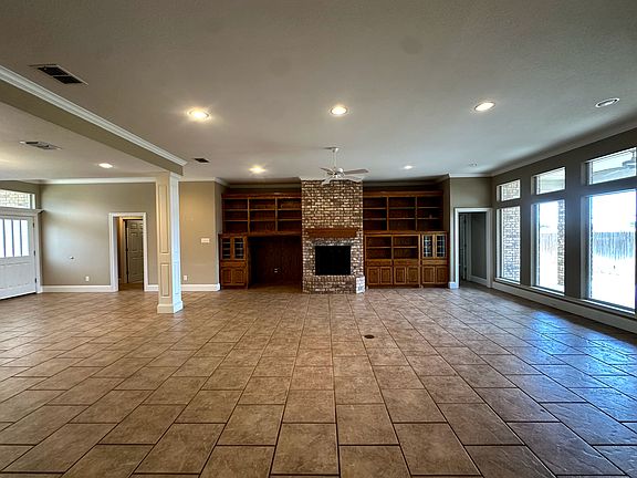 5th image of 401 Springwood Ct