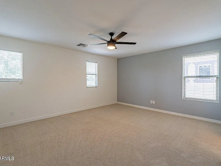 1061 S Hawk Ln — Photo 13