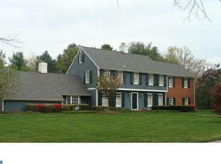 4 Woodview Dr, Cranbury, NJ 08512
