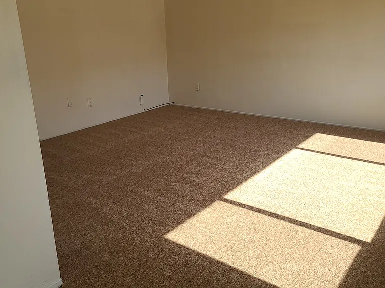 934 Emory St — Photo 5