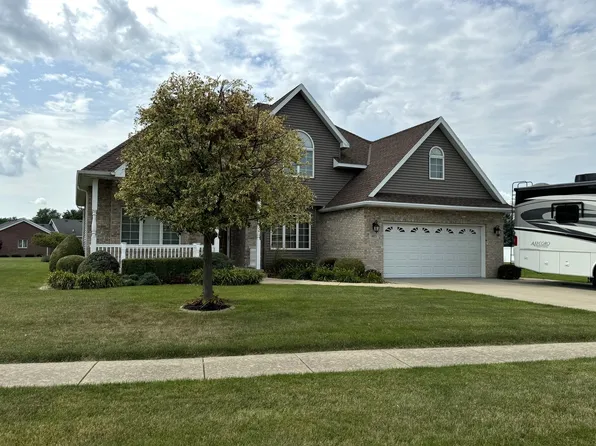 403 E Kay St, Herscher, IL 60941
