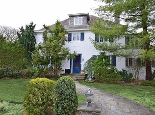 54 Beverly Rd, Great Neck, NY 11021