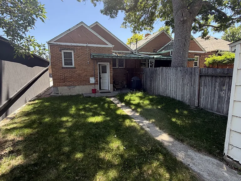 2111 S Washington St — Photo 9