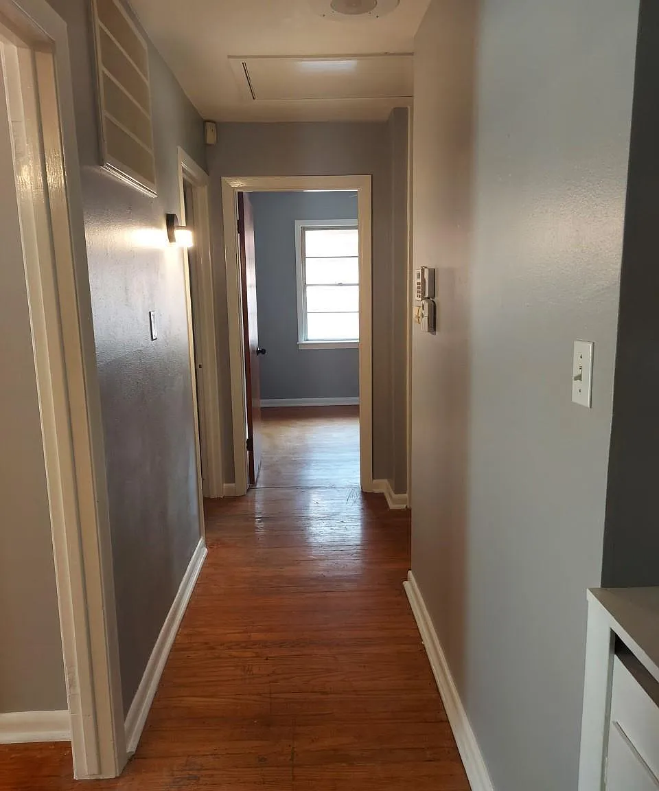 3 bed, 1.5 bath, 1102 sqft, $1,795 — Photo 4
