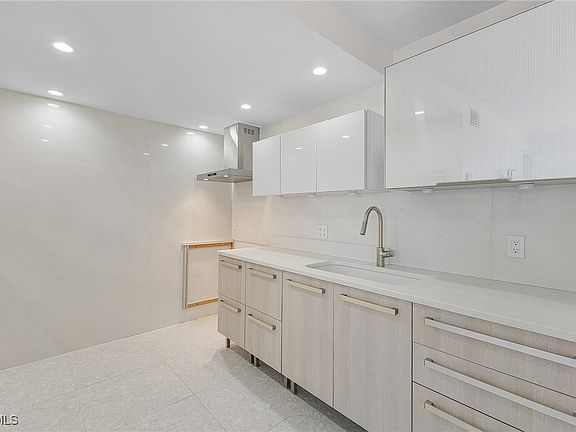 3rd image of 780 10th Ave S APT 4