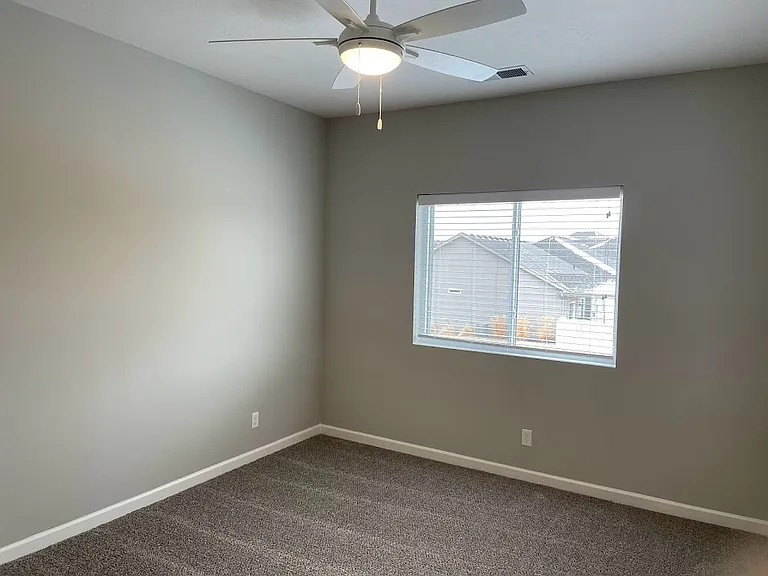 The Creek Apartments — Photo 17