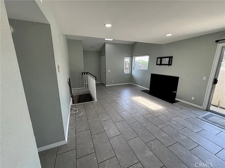 810 W Lambert Rd — Photo 13
