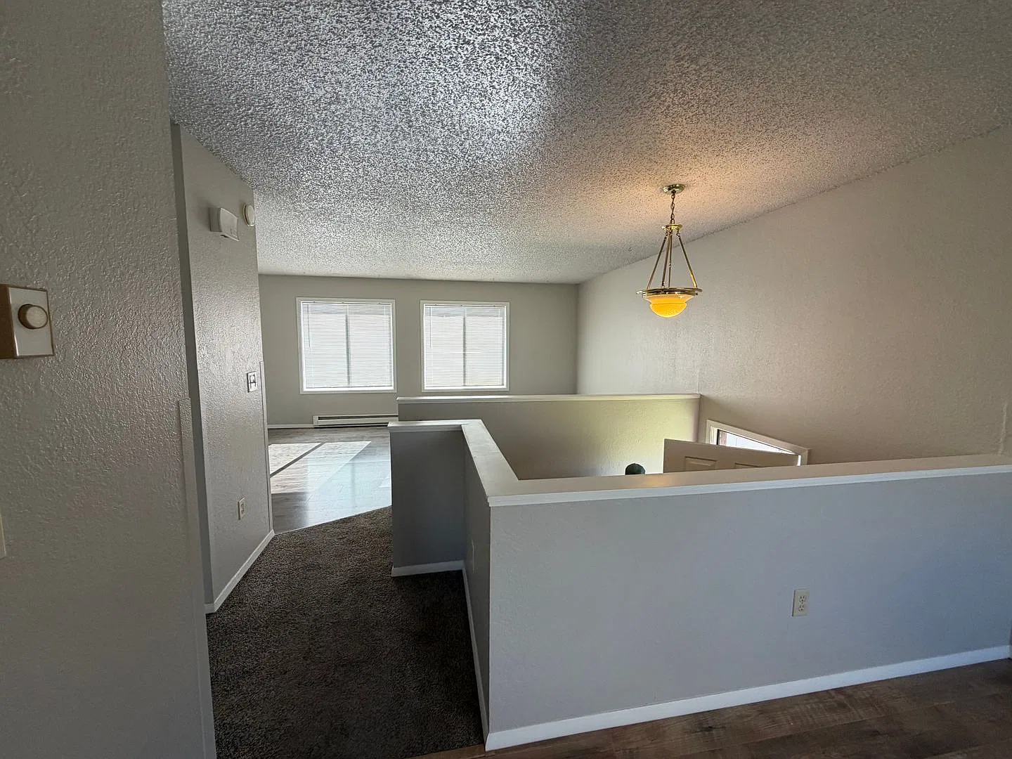 3 bed 1.5 bath ample parking! — Photo 2