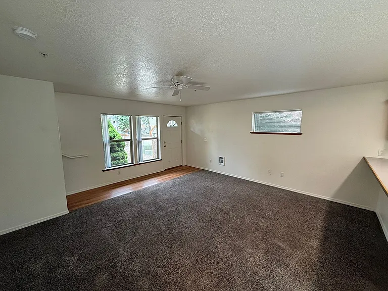 The Firs Apartments — Photo 37