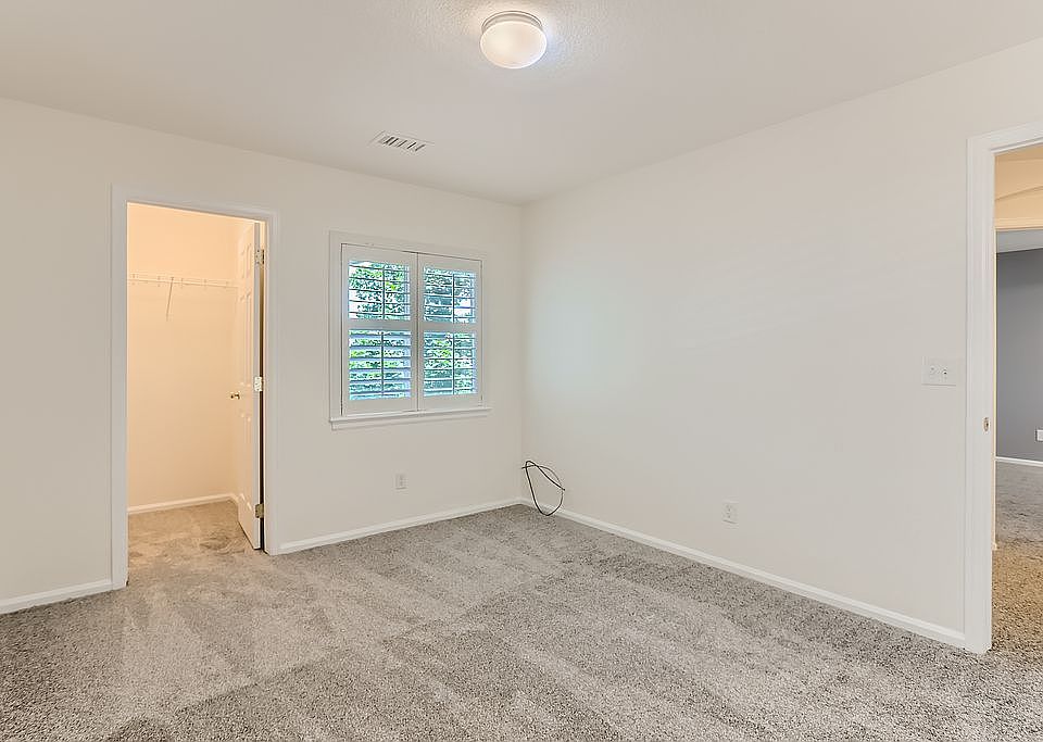 1st image of 222 Whitehaven Cir