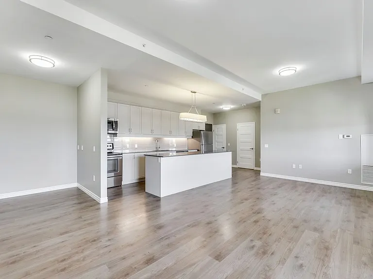 325 Lakeview Dr — Photo 8